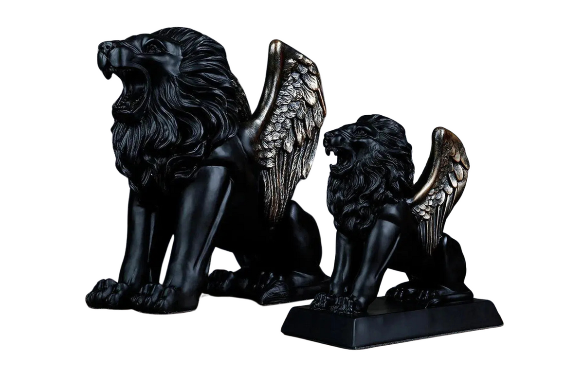 Lion on Stand Black/White