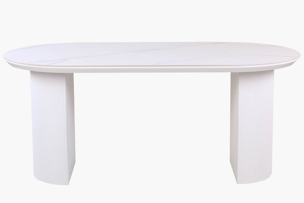 Vastaya Dining Table